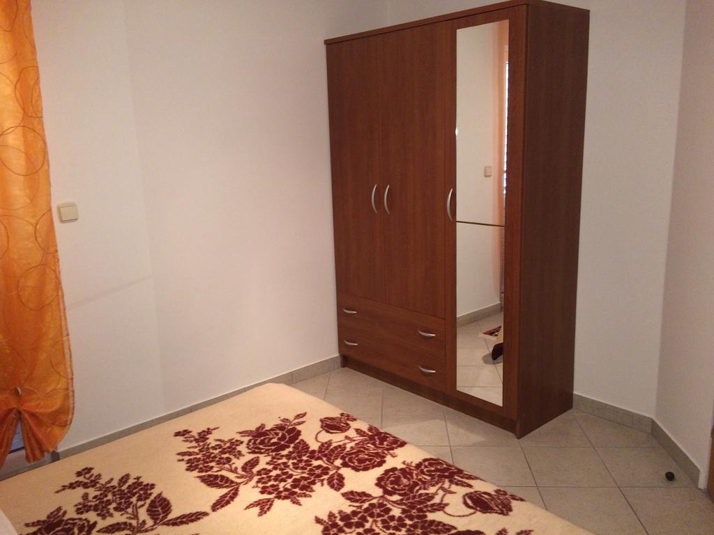 Apartment Kolundzic Novi Vinodolski Kamer foto