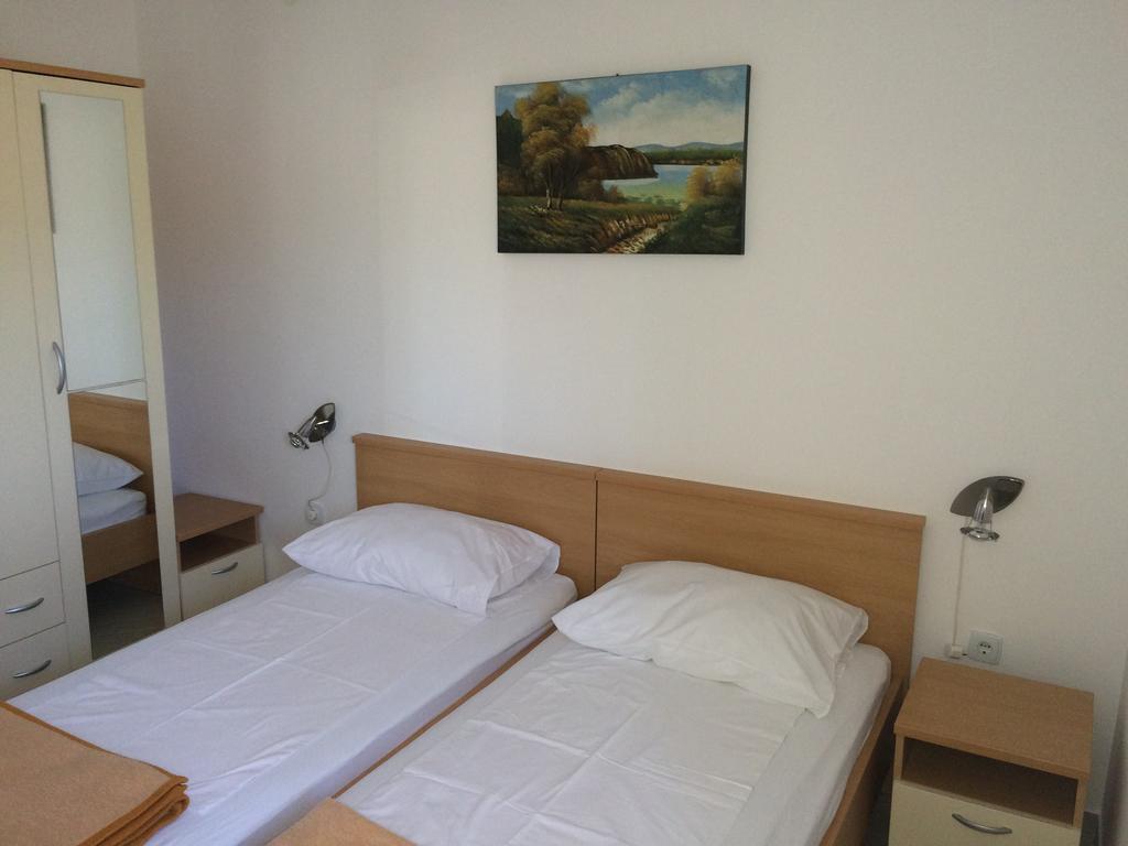 Apartment Kolundzic Novi Vinodolski Buitenkant foto