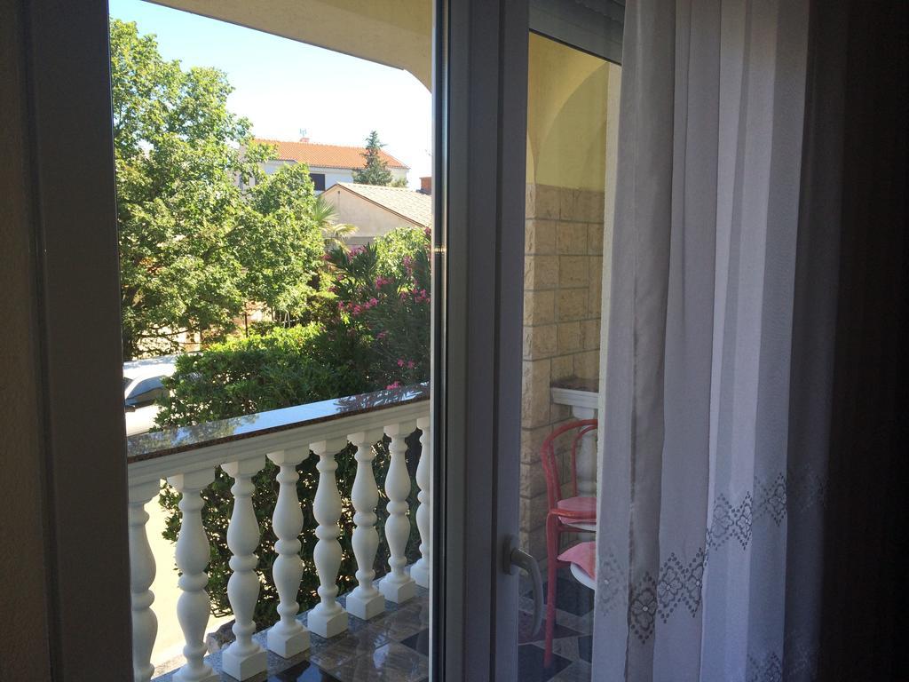 Apartment Kolundzic Novi Vinodolski Kamer foto