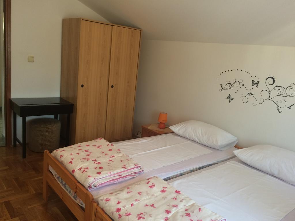 Apartment Kolundzic Novi Vinodolski Kamer foto