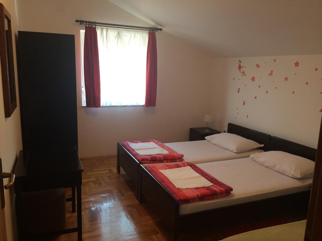 Apartment Kolundzic Novi Vinodolski Kamer foto