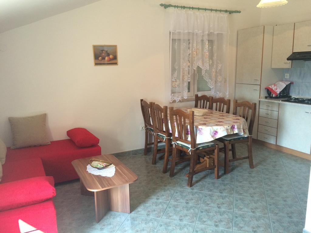 Apartment Kolundzic Novi Vinodolski Kamer foto