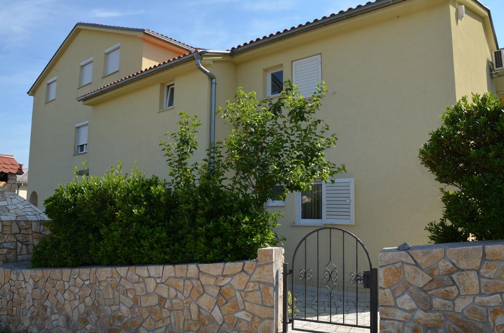 Apartment Kolundzic Novi Vinodolski Buitenkant foto