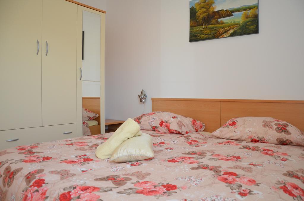 Apartment Kolundzic Novi Vinodolski Buitenkant foto